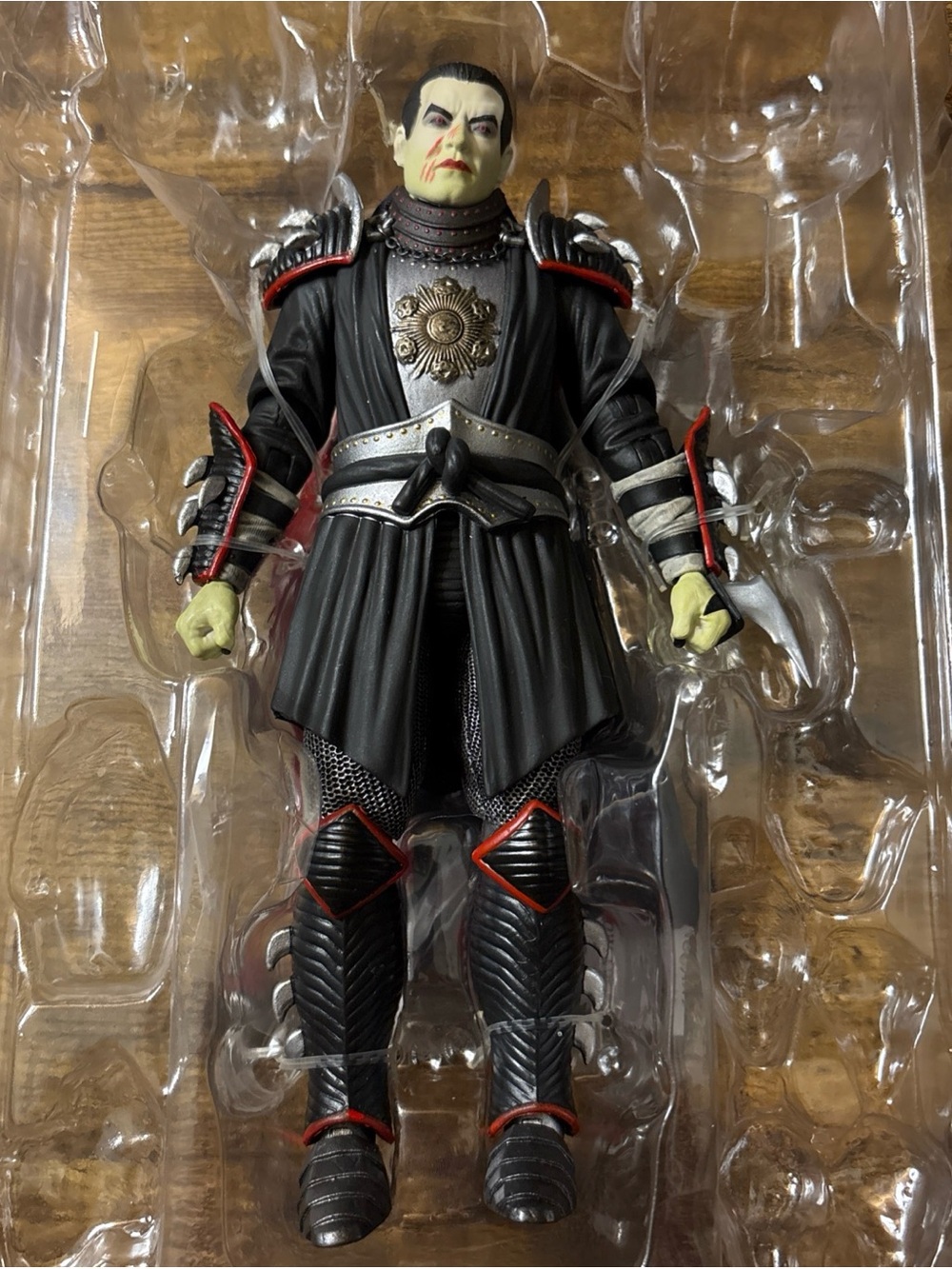NECA TMNT x Universal Monsters Shredder As Dracula 1/10 Scale 7” Figure